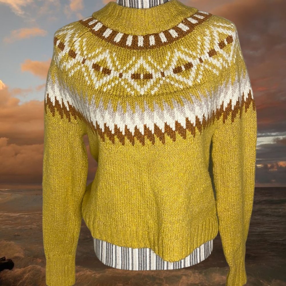NWOT American Eagle Size Small Cozy Chunky Yellow Brown Fall Sweater Twee Cute
